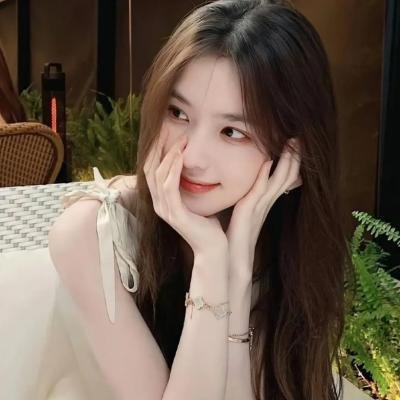 绿杨移作两家春